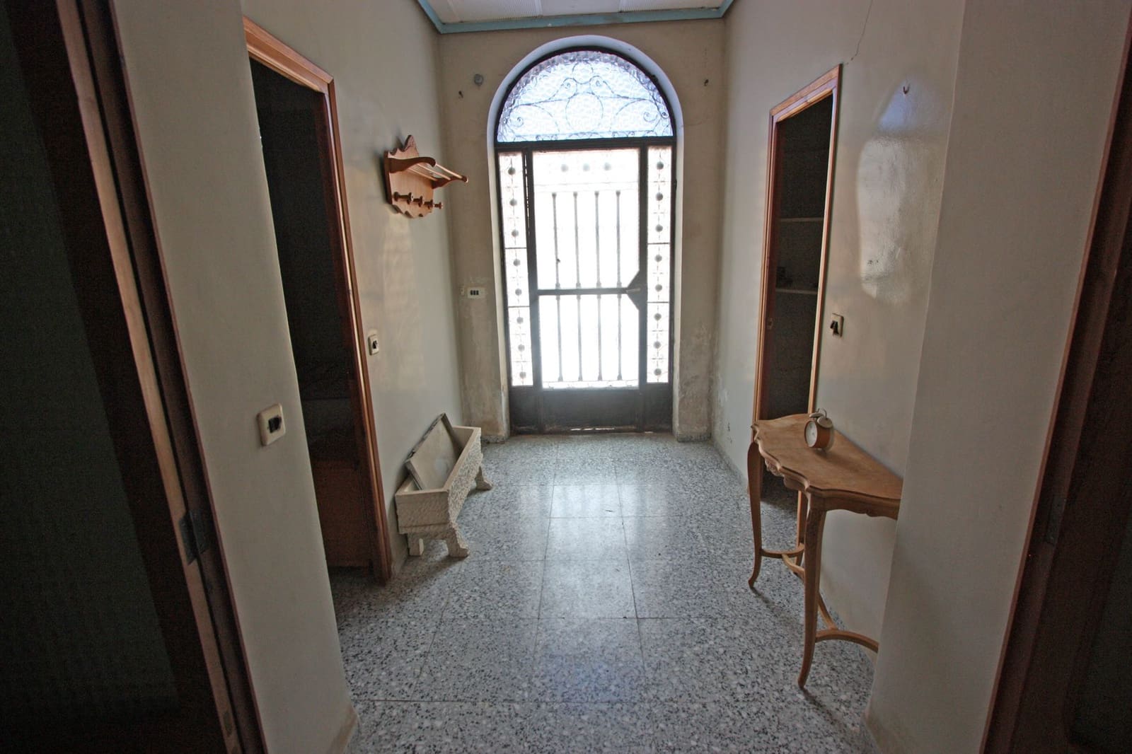 7 soverom Hus til salgs i Sagra med garasje - € 130 000 (Ref: 9625117)