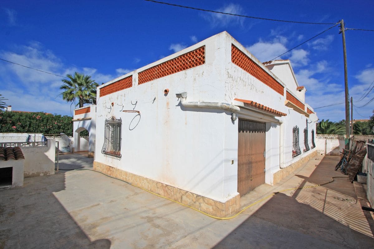 9 quarto Moradia para venda em Denia com piscina garagem - 585 000 € (Ref: 9625123)