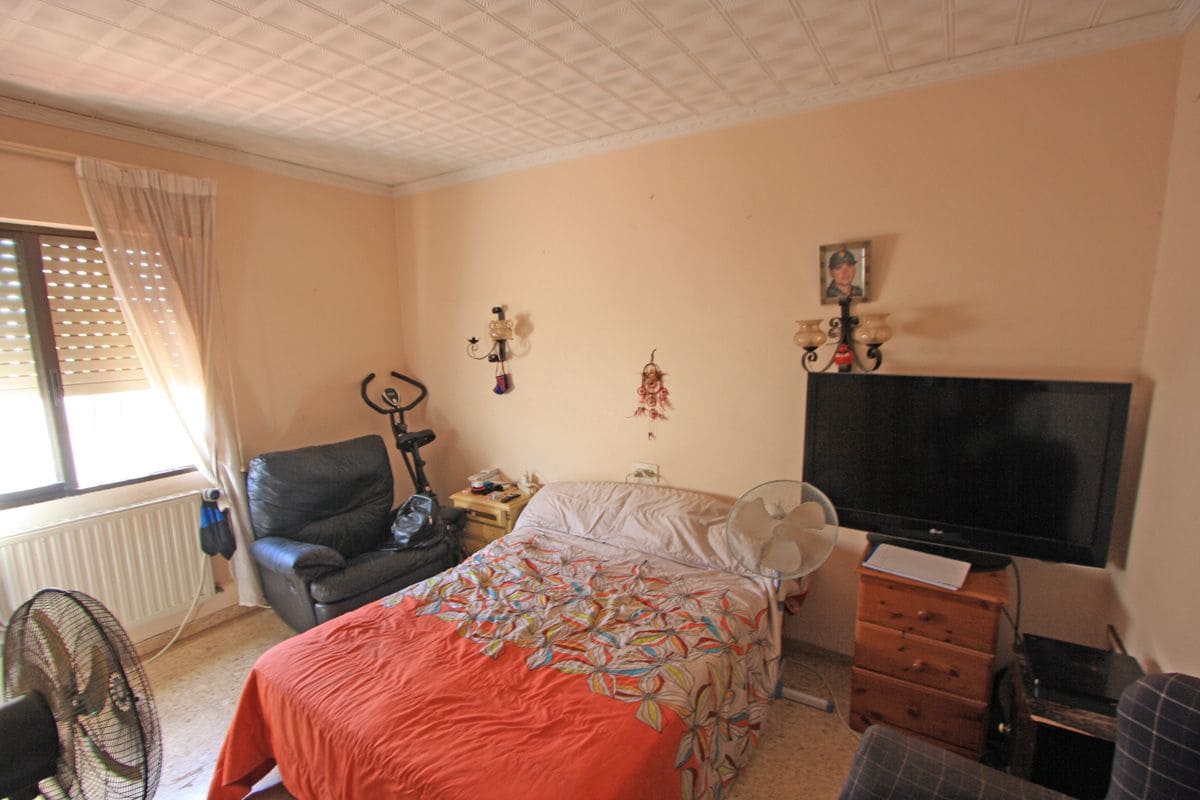 9 quarto Moradia para venda em Denia com piscina garagem - 585 000 € (Ref: 9625123)