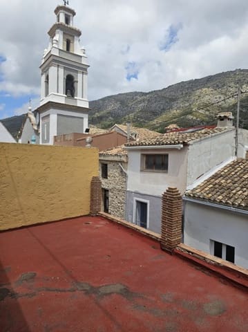 Huis te koop in Benigembla / Benichembla met garage - € 90.000 (Ref: 9870424)