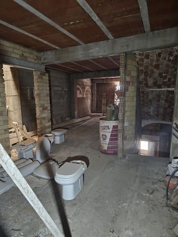 Huis te koop in Benigembla / Benichembla met garage - € 90.000 (Ref: 9870424)