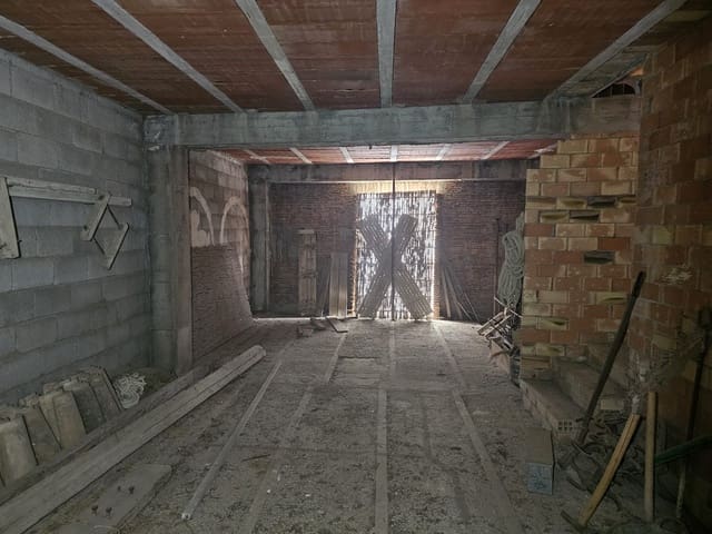 Huis te koop in Benigembla / Benichembla met garage - € 90.000 (Ref: 9870424)