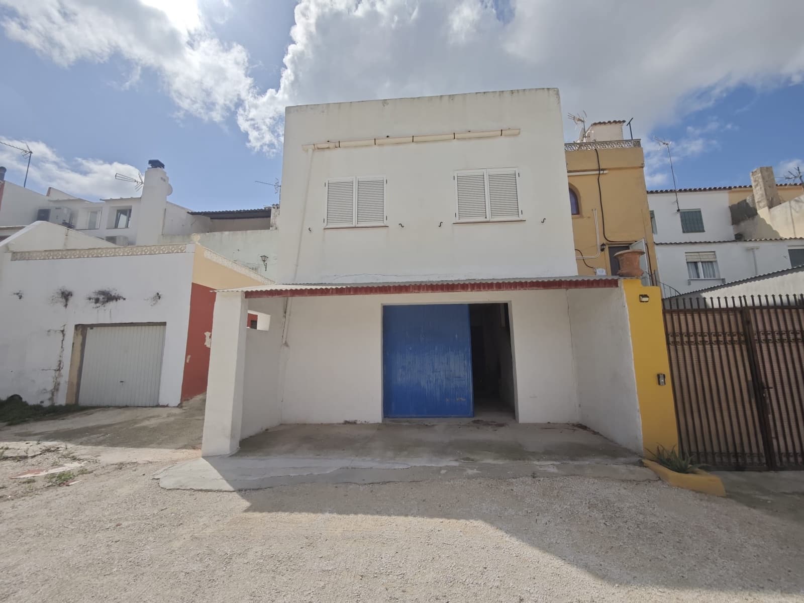 7 bedroom Townhouse for sale in Benissa with garage - € 360,000 (Ref: 9870426)