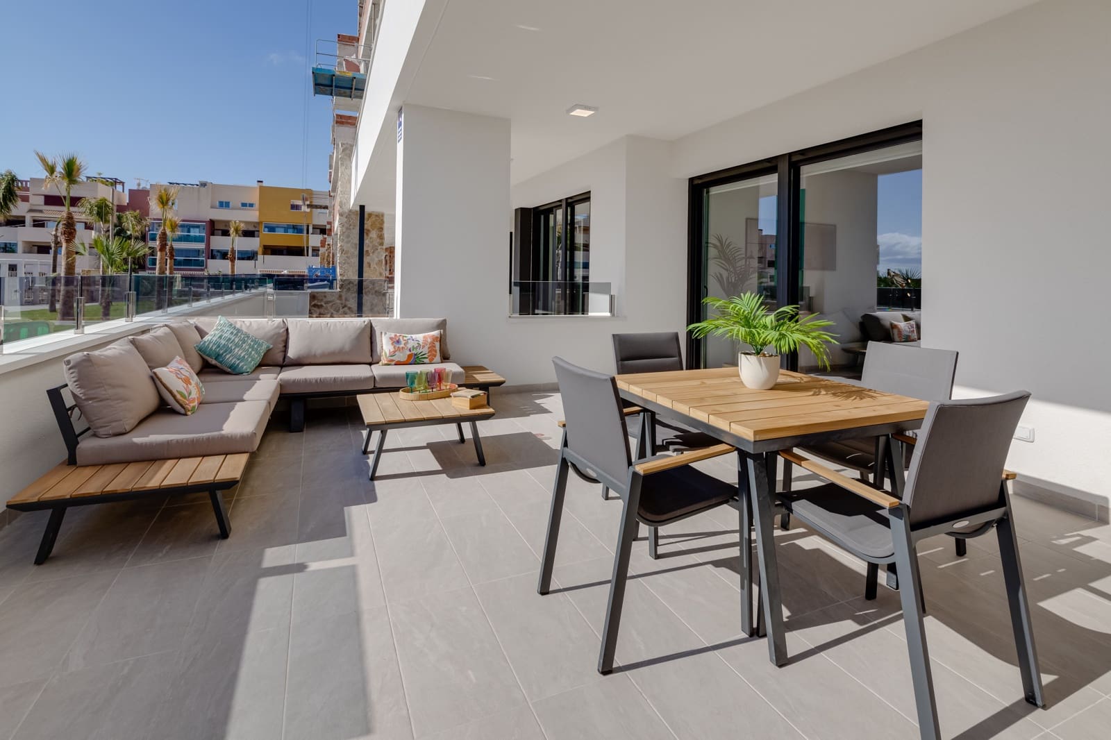 Apartamento de 2 habitaciones en Orihuela Costa en venta con piscina garaje - 339.000 € (Ref: 8277653)