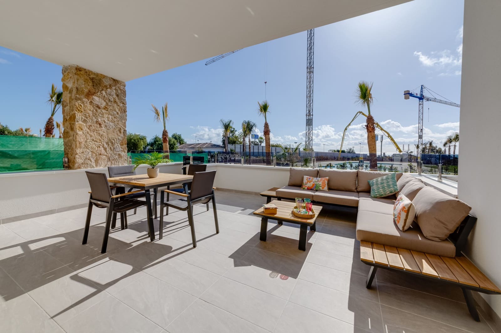Apartamento de 2 habitaciones en Orihuela Costa en venta con piscina garaje - 339.000 € (Ref: 8277653)