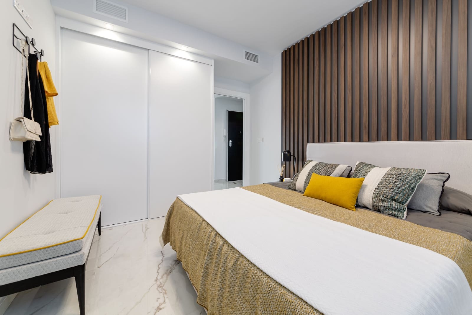 Apartamento de 2 habitaciones en Orihuela Costa en venta con piscina garaje - 339.000 € (Ref: 8277653)