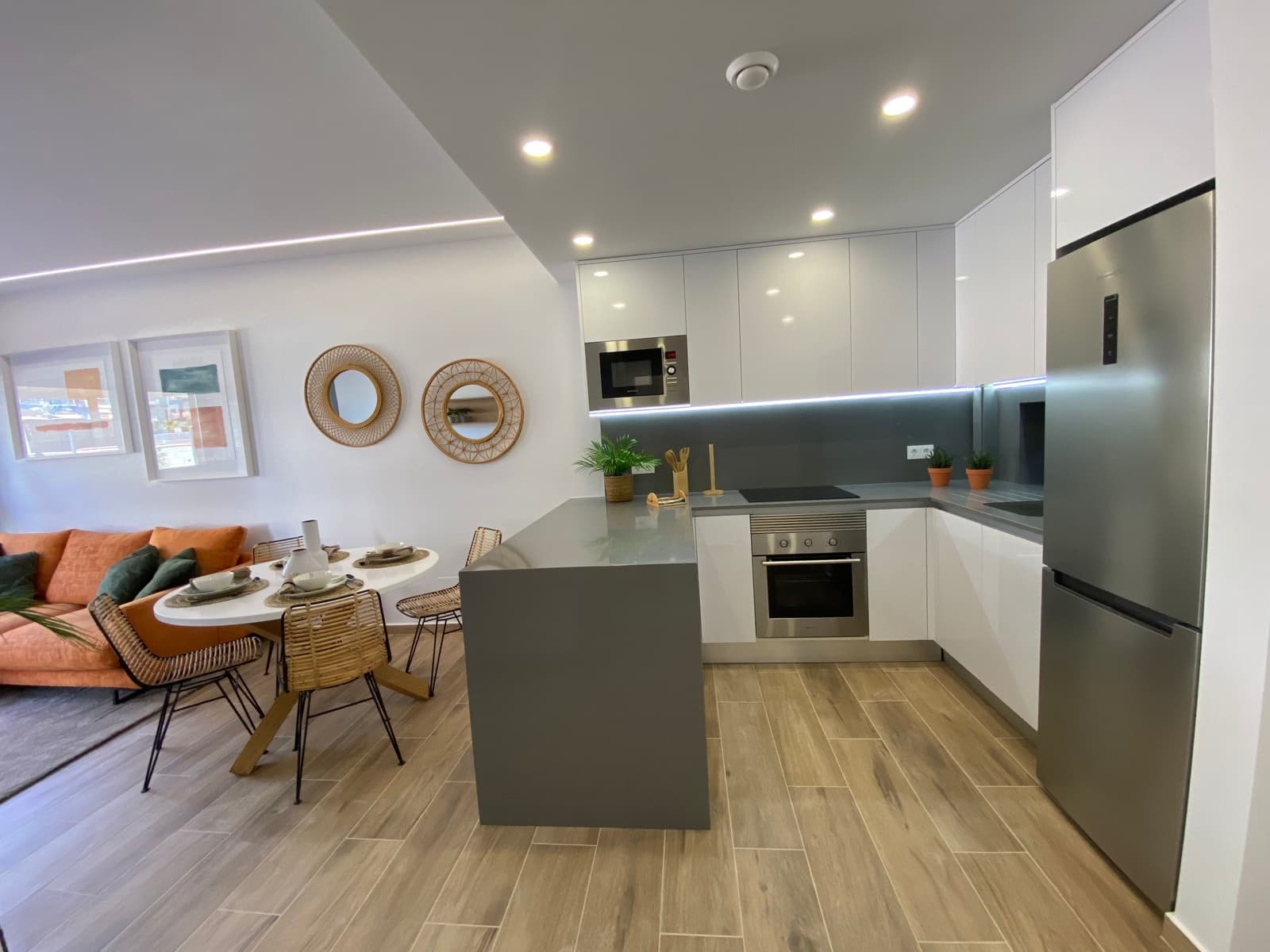 2 bedroom Apartment for sale in Orihuela Costa with pool - € 222,000 (Ref: 8296032)