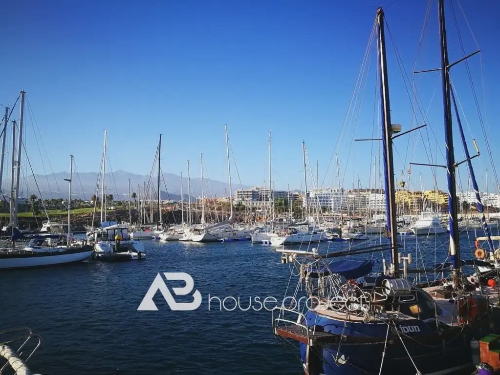 Estudio en San Miguel de Abona en venta con piscina garaje - 150.000 € (Ref: 10000608)
