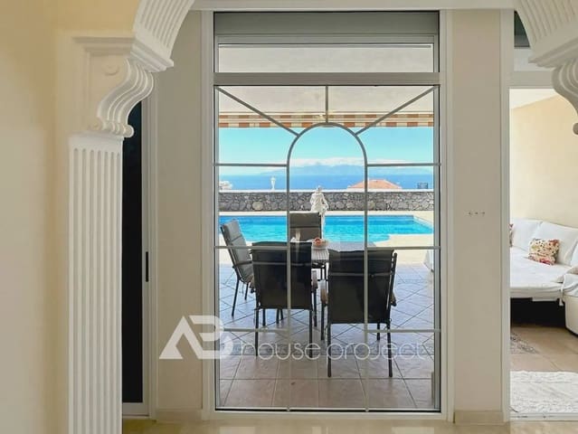 3 makuuhuone Huvila myytävänä paikassa Puerto Santiago, Santiago del Teide mukana uima-altaan 
autotalli - 1 080 000 € (Ref: 10029634)