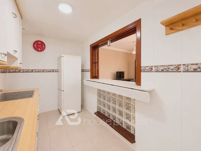 1 makuuhuone Asunto myytävänä paikassa Los Cristianos, Arona mukana uima-altaan 
autotalli - 273 000 € (Ref: 10029635)