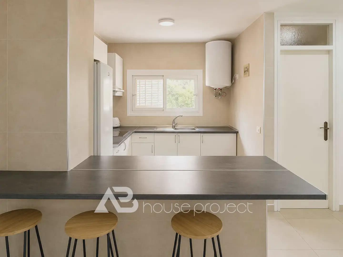 4 quarto Moradia para venda em Adeje com garagem - 1 250 000 € (Ref: 10029636)