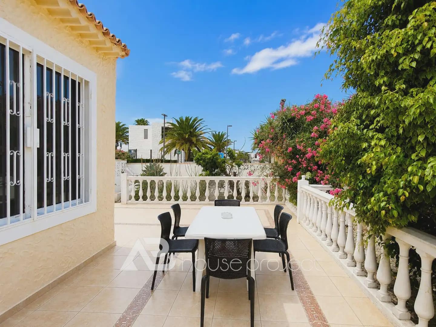 4 quarto Moradia para venda em Adeje com garagem - 1 250 000 € (Ref: 10029636)