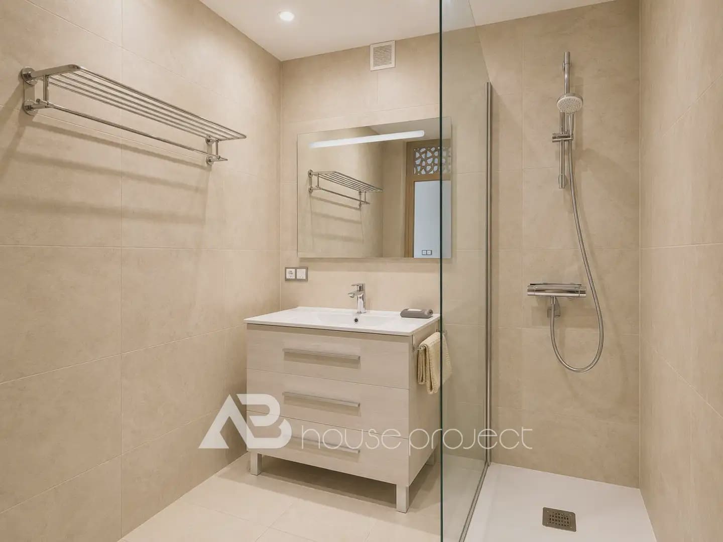 Apartamento de 2 habitaciones en Adeje en venta con piscina garaje - 450.000 € (Ref: 10046646)