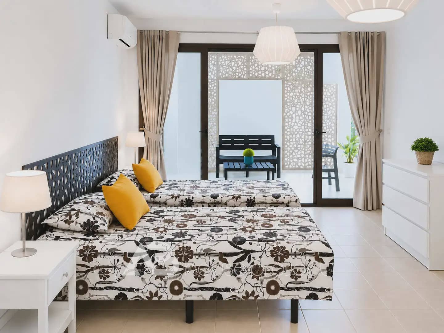 Apartamento de 2 habitaciones en Adeje en venta con piscina garaje - 450.000 € (Ref: 10046646)