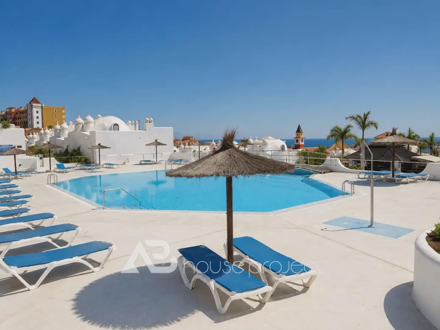 Apartamento de 2 habitaciones en Adeje en venta con piscina garaje - 450.000 € (Ref: 10046646)