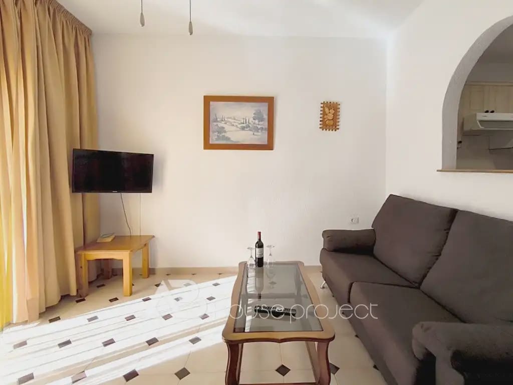 1 sovrum Lägenhet till salu i Adeje med pool - 279 000 € (Ref: 10076891)