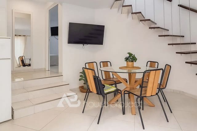3 sovrum Bungalow till salu i Playa de las Americas, Arona med pool - 450 000 € (Ref: 10084923)