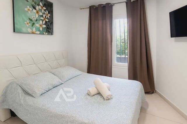 3 sovrum Bungalow till salu i Playa de las Americas, Arona med pool - 450 000 € (Ref: 10084923)