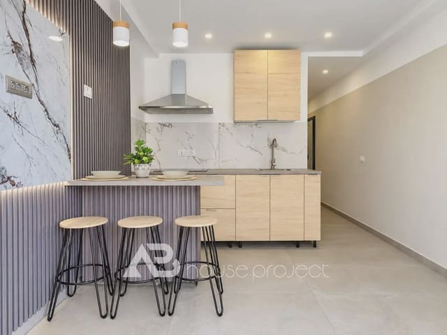 2 soveværelse Lejlighed til salg i Los Cristianos, Arona - € 252.000 (Ref: 10100608)