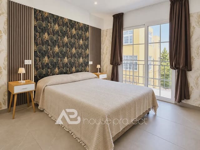 2 soveværelse Lejlighed til salg i Los Cristianos, Arona - € 252.000 (Ref: 10100608)