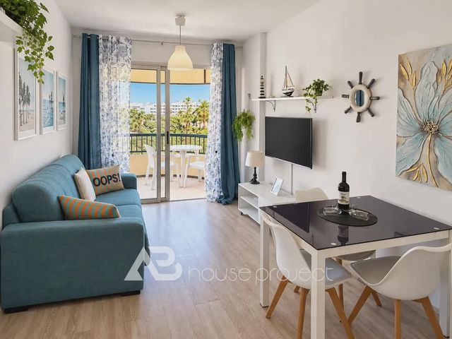 1 makuuhuone Asunto myytävänä paikassa Playa de las Americas, Arona mukana uima-altaan - 350 000 € (Ref: 10113382)
