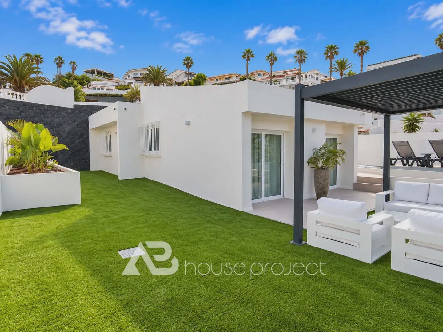 3 Zimmer Villa zu verkaufen in Adeje mit Pool Garage - 1.490.000 € (Ref: 10153239)