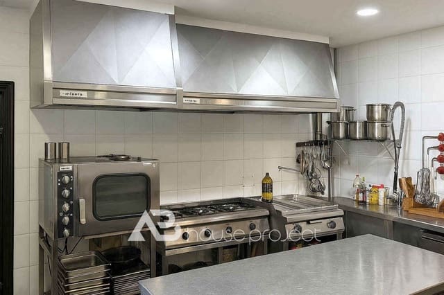 10 bedroom Hotel for sale in Monterroso with garage - € 1,275,000 (Ref: 9357364)