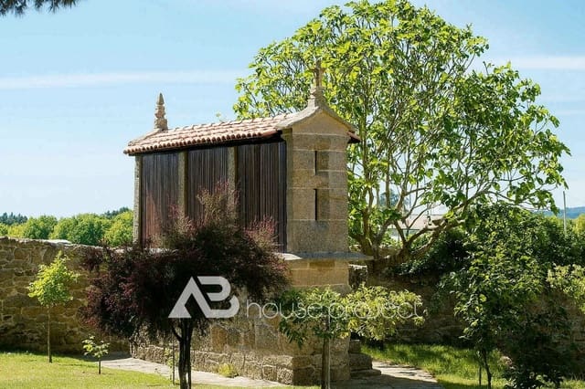 10 bedroom Hotel for sale in Monterroso with garage - € 1,275,000 (Ref: 9357364)