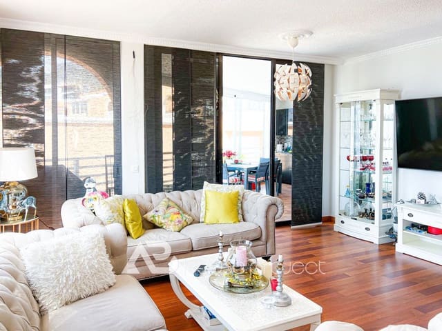 5 sovrum Semi-fristående Villa till salu i San Eugenio Alto, Adeje med garage - 625 000 € (Ref: 9357376)