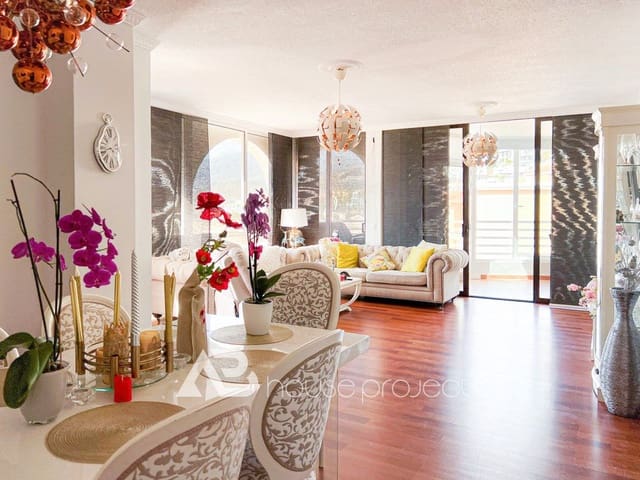 5 sovrum Semi-fristående Villa till salu i San Eugenio Alto, Adeje med garage - 625 000 € (Ref: 9357376)