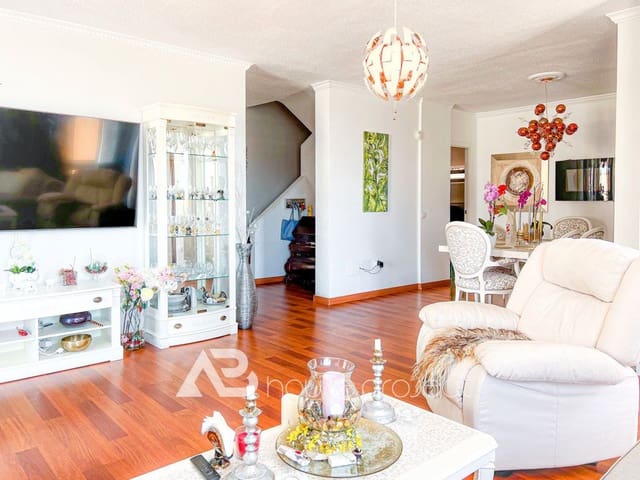 5 sovrum Semi-fristående Villa till salu i San Eugenio Alto, Adeje med garage - 625 000 € (Ref: 9357376)