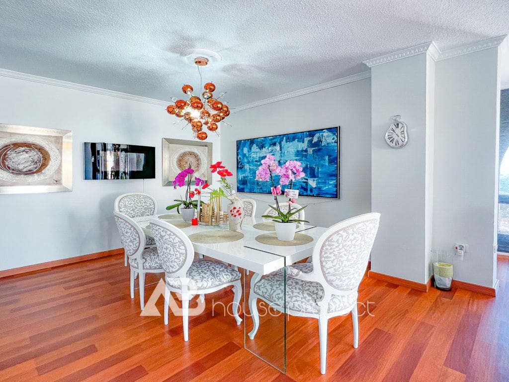 5 soveværelse Semi-Rækkehus til salg i Adeje med garage - € 625.000 (Ref: 9357376)