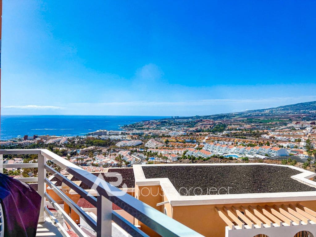 5 soveværelse Semi-Rækkehus til salg i Adeje med garage - € 625.000 (Ref: 9357376)