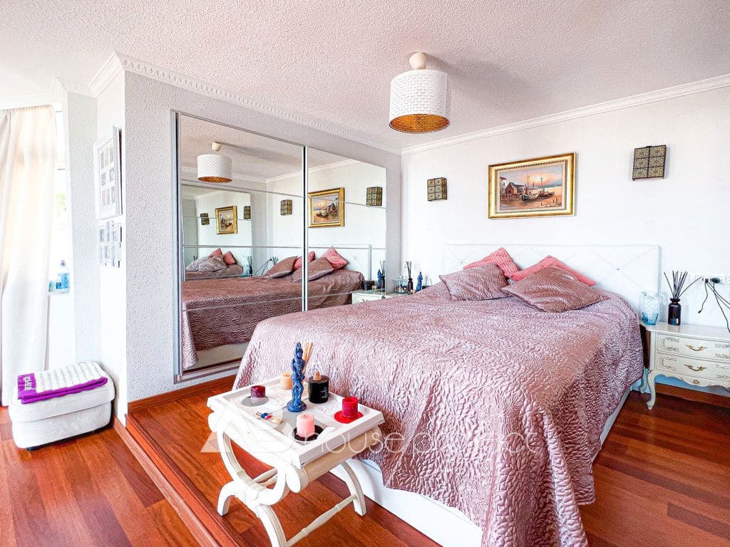 5 soveværelse Semi-Rækkehus til salg i Adeje med garage - € 625.000 (Ref: 9357376)