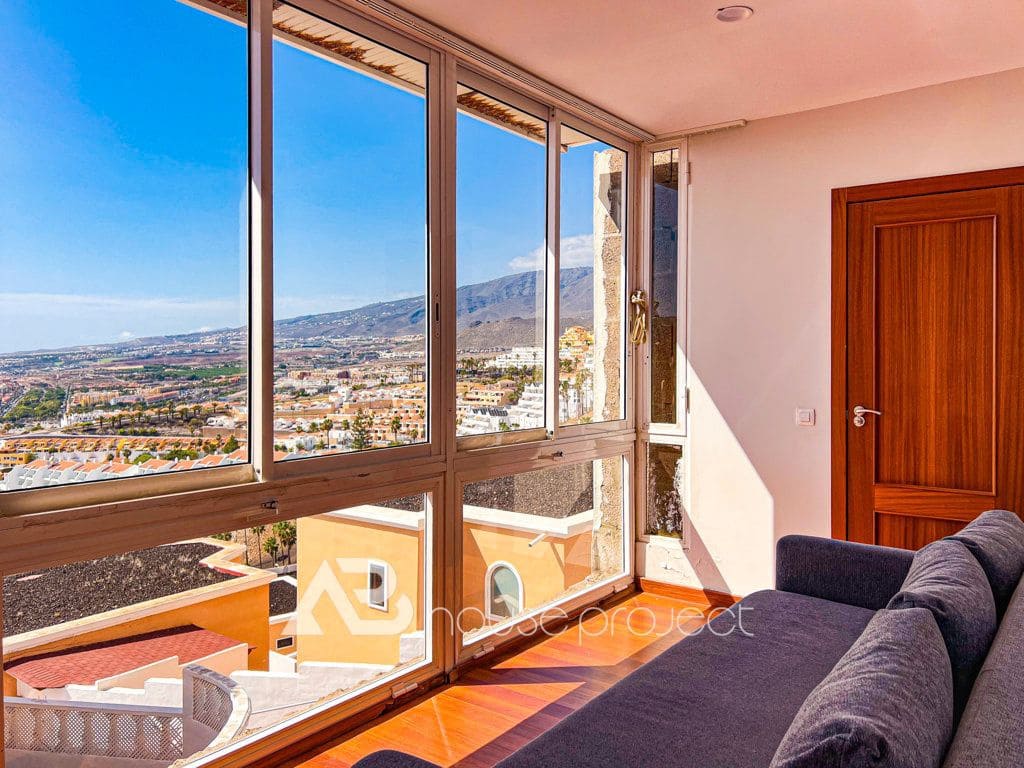 5 soveværelse Semi-Rækkehus til salg i Adeje med garage - € 625.000 (Ref: 9357376)