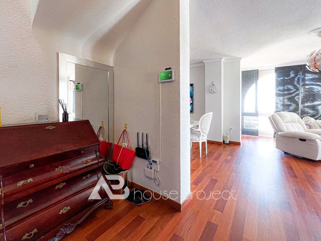 5 soveværelse Semi-Rækkehus til salg i Adeje med garage - € 625.000 (Ref: 9357376)