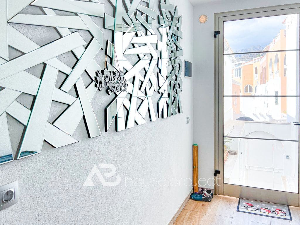 5 soveværelse Semi-Rækkehus til salg i Adeje med garage - € 625.000 (Ref: 9357376)