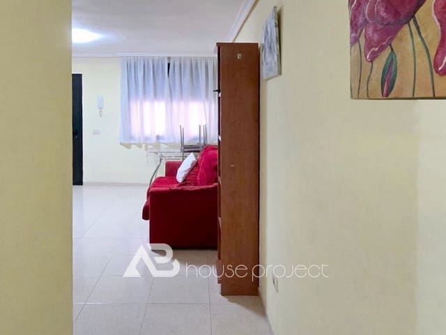 Piso de 1 habitación en Arona en venta con piscina garaje - 150.000 € (Ref: 9357379)