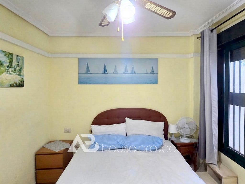 Piso de 1 habitación en Arona en venta con piscina garaje - 150.000 € (Ref: 9357379)