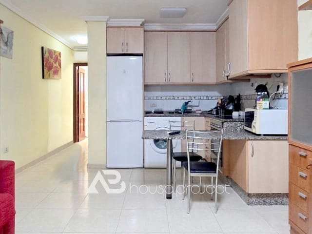 Piso de 1 habitación en Arona en venta con piscina garaje - 150.000 € (Ref: 9357379)