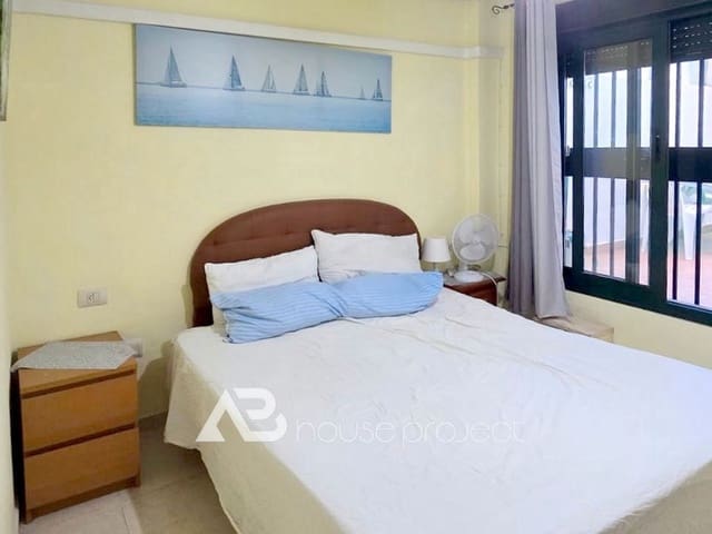 Piso de 1 habitación en Arona en venta con piscina garaje - 150.000 € (Ref: 9357379)