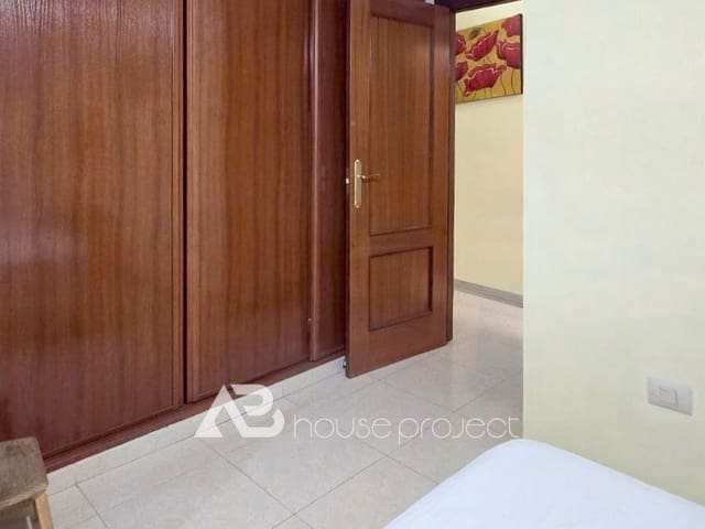 Piso de 1 habitación en Arona en venta con piscina garaje - 150.000 € (Ref: 9357379)