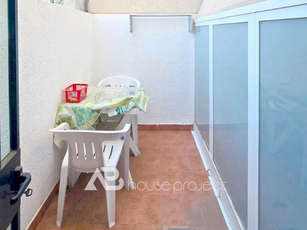 Piso de 1 habitación en Arona en venta con piscina garaje - 150.000 € (Ref: 9357379)