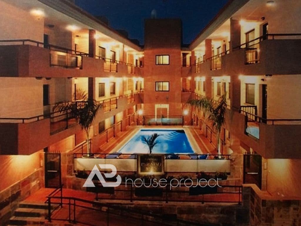 Piso de 1 habitación en Arona en venta con piscina garaje - 150.000 € (Ref: 9357379)