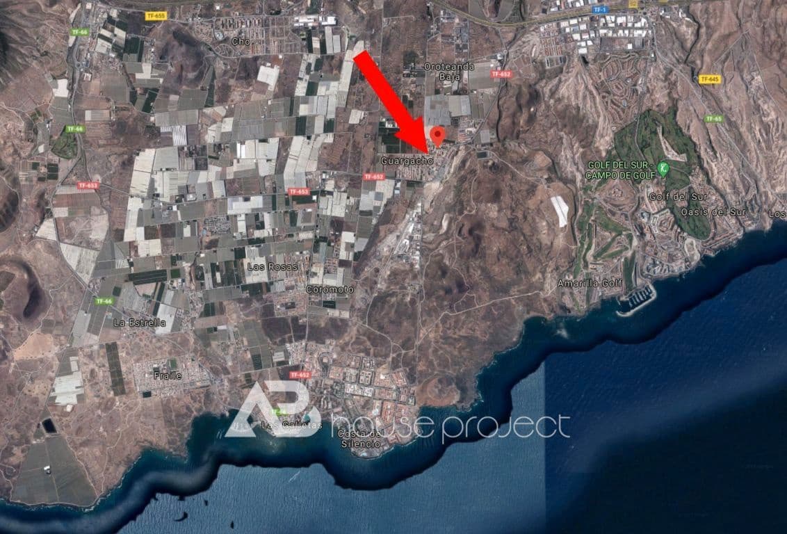 Piso de 1 habitación en Arona en venta con piscina garaje - 150.000 € (Ref: 9357379)