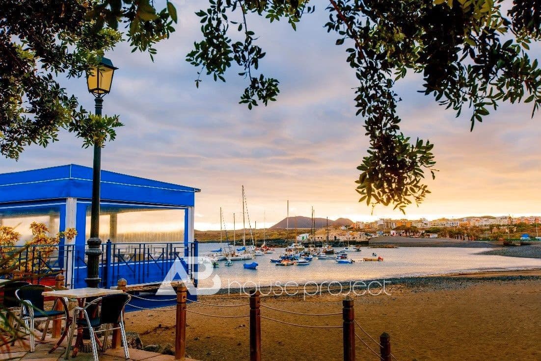 Piso de 1 habitación en Arona en venta con piscina garaje - 150.000 € (Ref: 9357379)