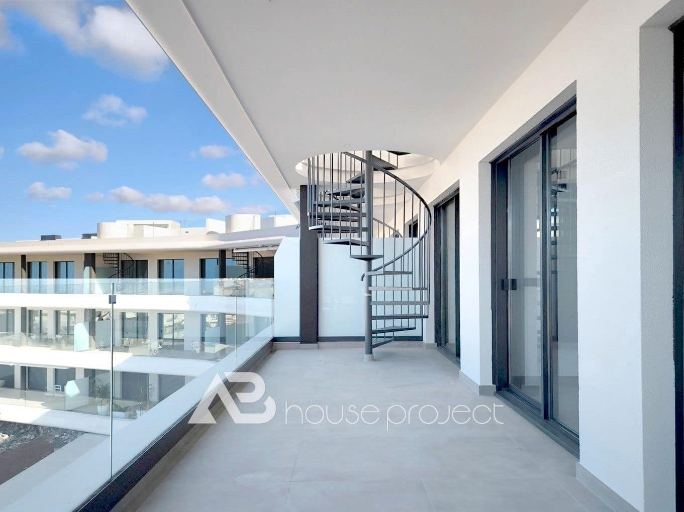 2 soverom Leilighet til salgs i Adeje med svømmebasseng garasje - € 550 000 (Ref: 9357383)