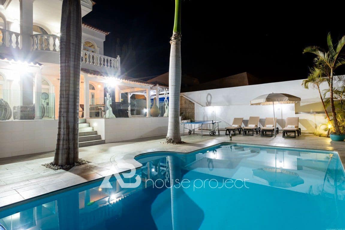 4 quarto Moradia para venda em Adeje com piscina garagem - 2 150 000 € (Ref: 9357385)