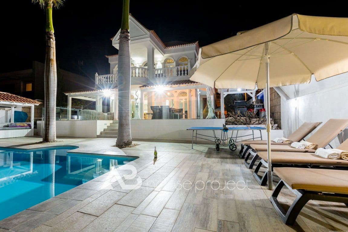 4 quarto Moradia para venda em Adeje com piscina garagem - 2 150 000 € (Ref: 9357385)