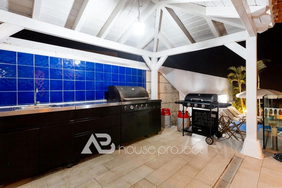 4 quarto Moradia para venda em Adeje com piscina garagem - 2 150 000 € (Ref: 9357385)